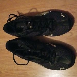 Women's Puma shoes